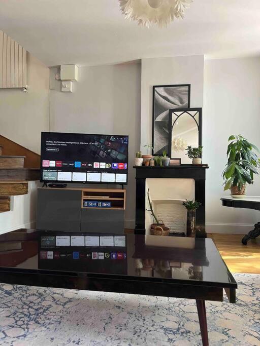 Duplex De Charme En Centre Ville Avec Terrasse Μπριβ-λα-Γκαγιάρντ Εξωτερικό φωτογραφία