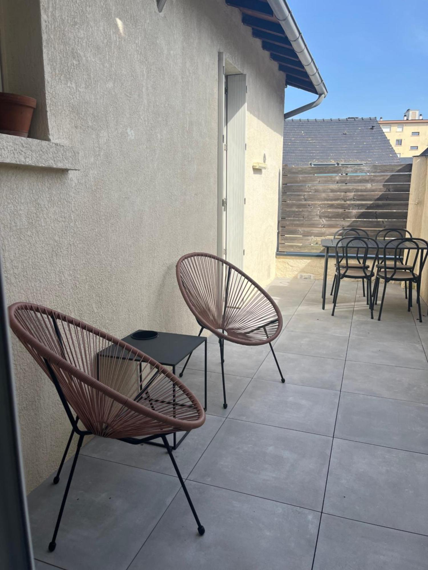 Duplex De Charme En Centre Ville Avec Terrasse Μπριβ-λα-Γκαγιάρντ Εξωτερικό φωτογραφία